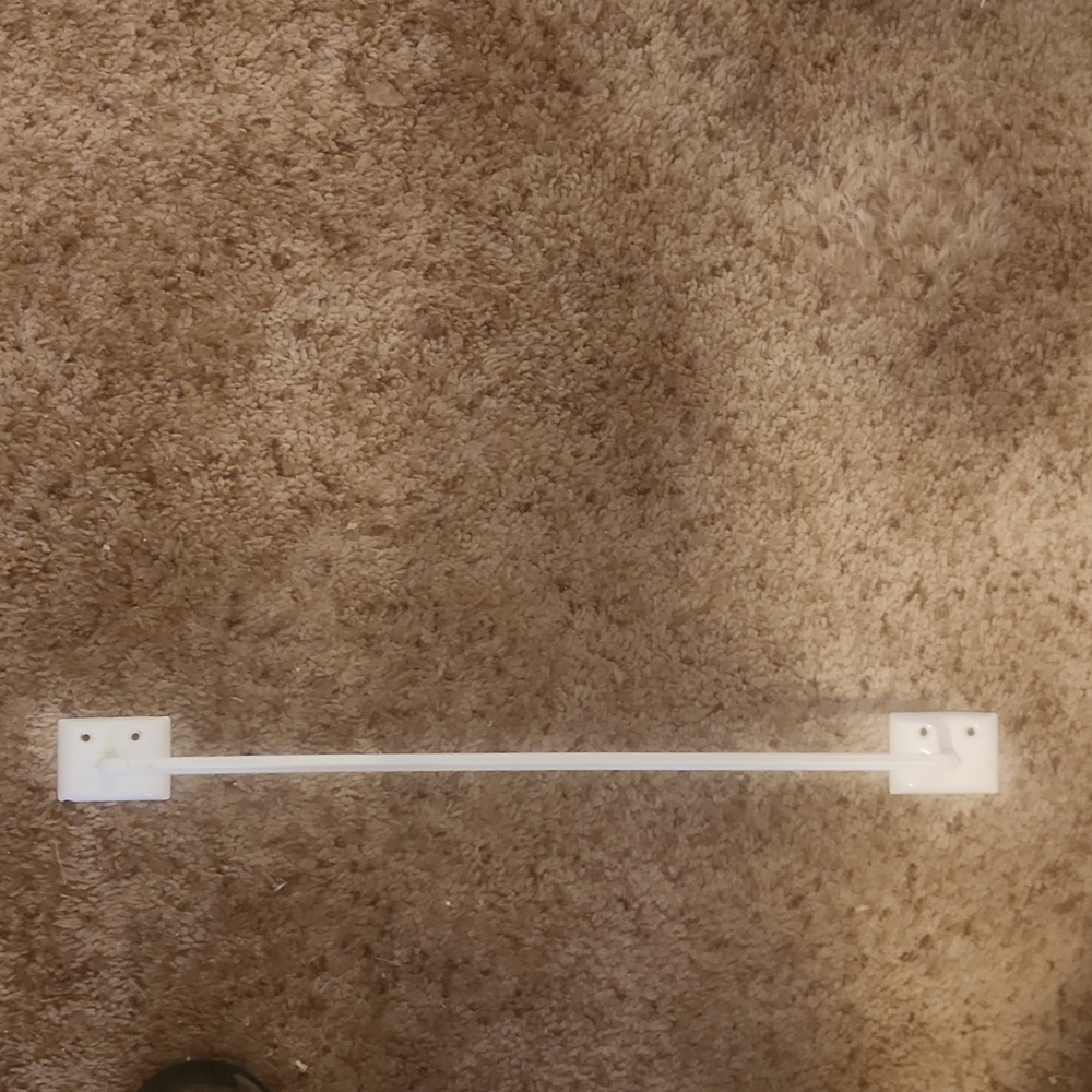 *18" White towel rack